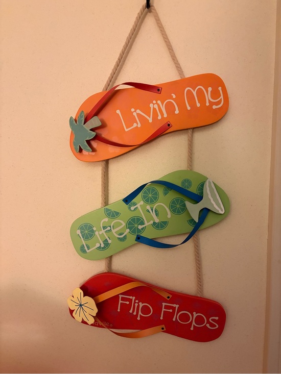 Margaritaville Other - Margaritaville Flip Flop Wall Decor; Tropical Beach Sign
